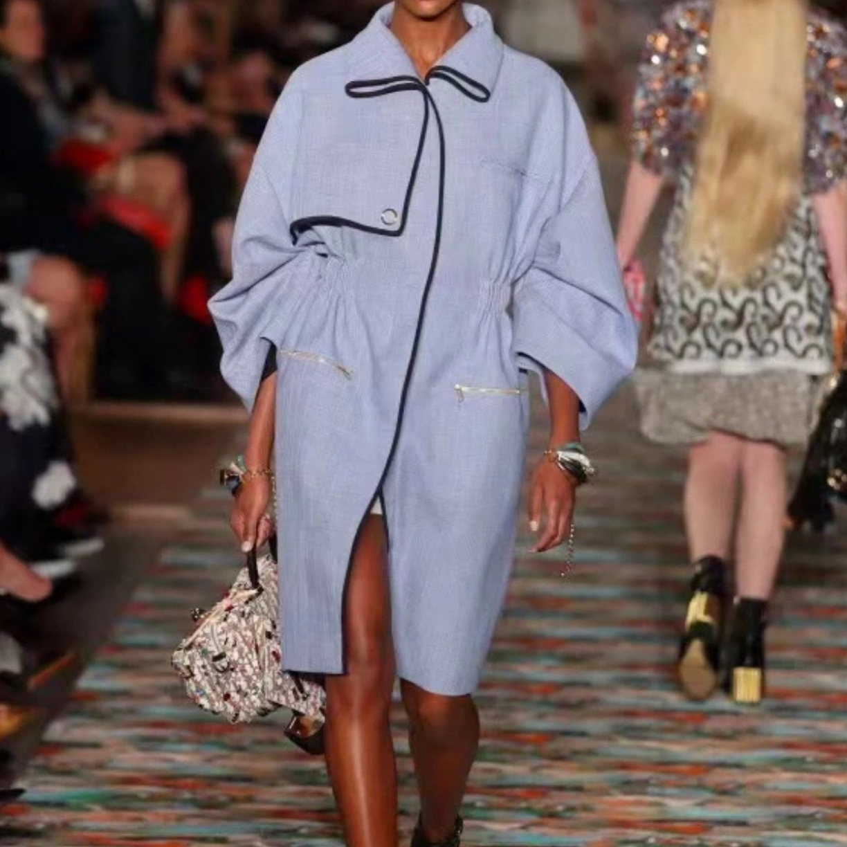 99新 DIOR/迪奥 秀款风衣外套 34码 03043