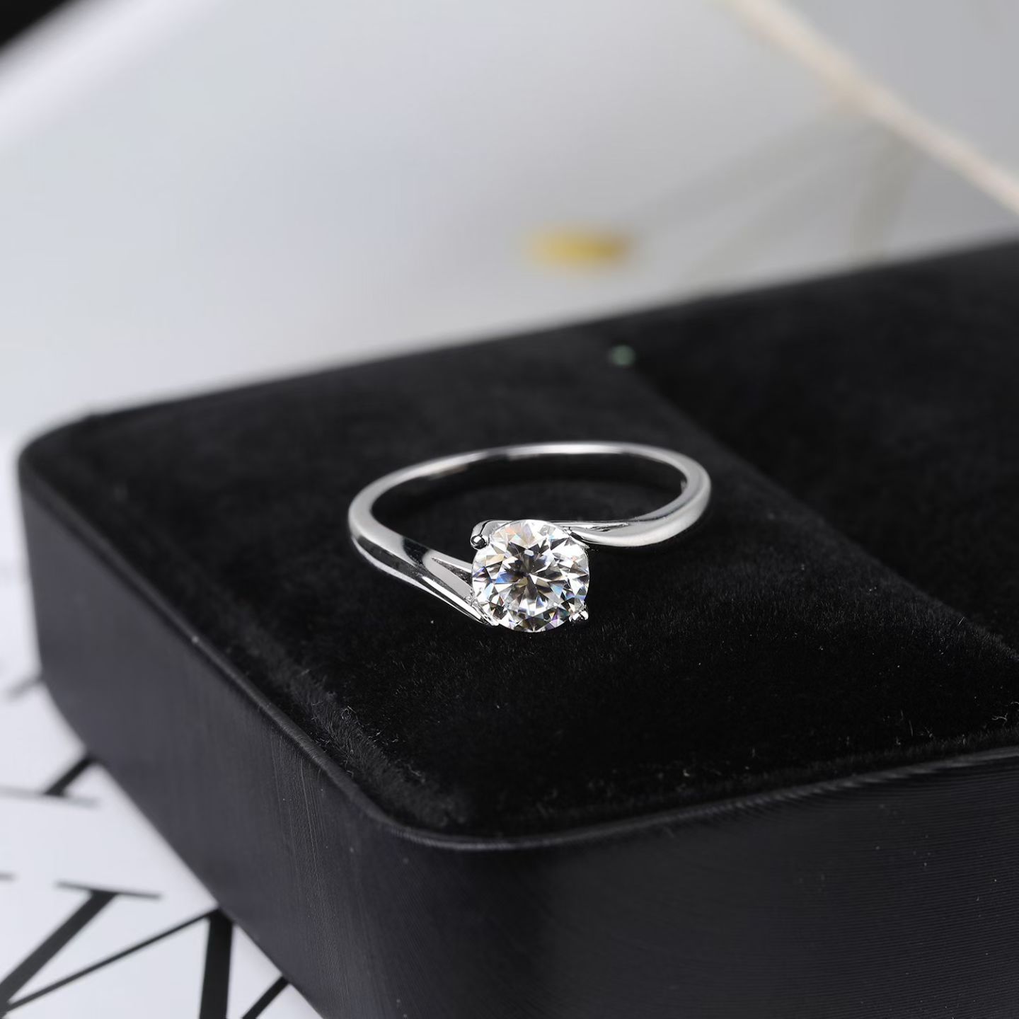 925银莫桑石银制品 1克拉宠爱时尚气质简约经典结婚百搭素款