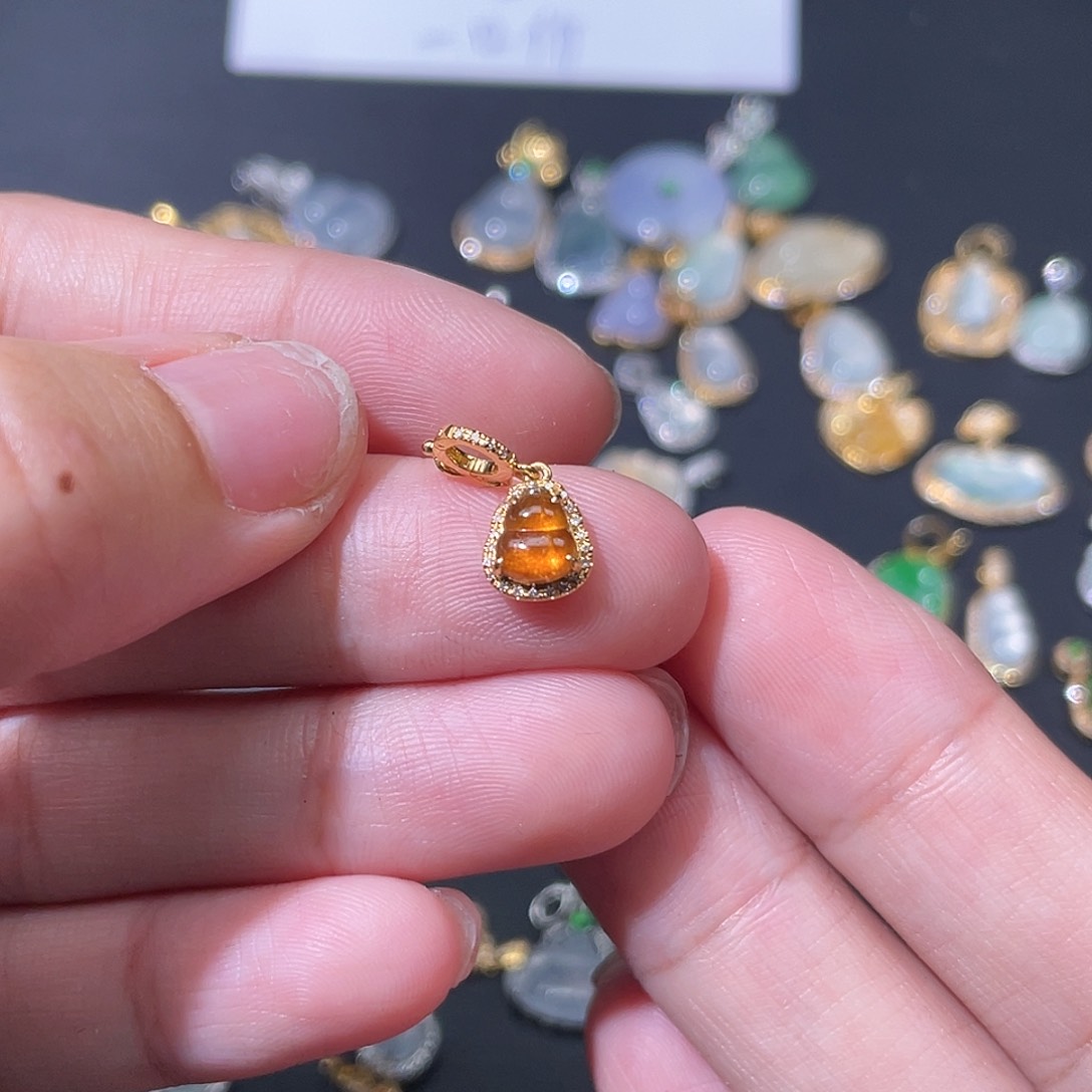 翡翠18K金镶嵌吊坠(不含链)吊坠