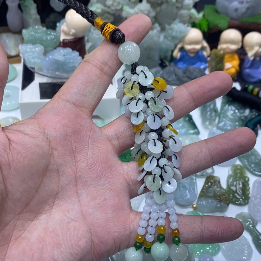 翡翠未镶嵌颈饰平安扣（车挂）