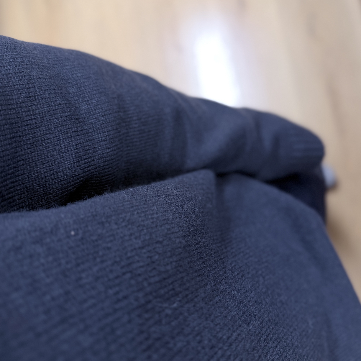 M.ZHOU.MO 「 镰刀袖藏青色」女士极简套头毛衣松弛百搭柔软