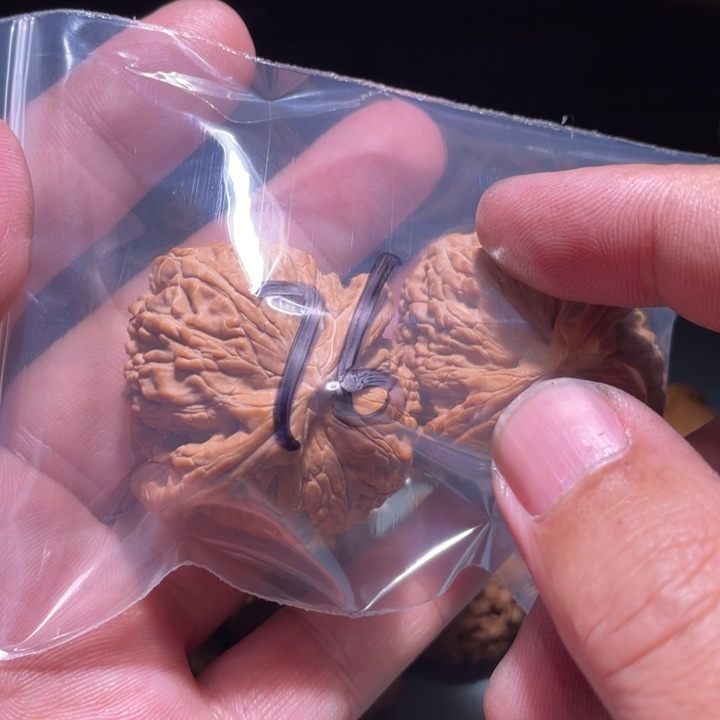 文玩核桃吊坠76呃呃呃