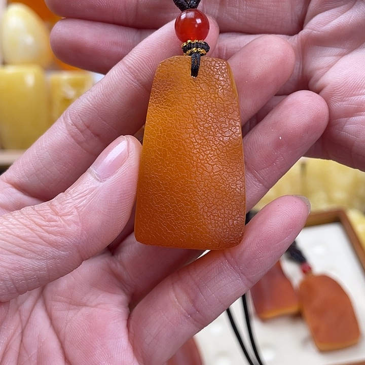 蜜蜡颈饰未镶嵌14.3克