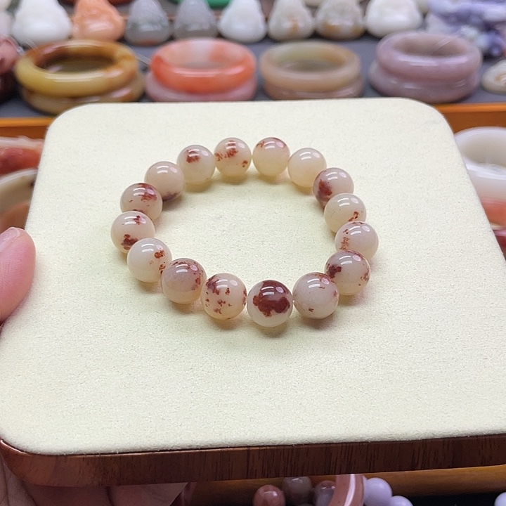 未镶嵌手镯石英质玉