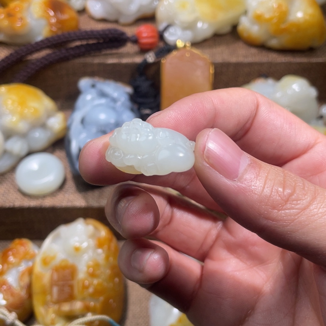 和田玉未镶嵌挂件