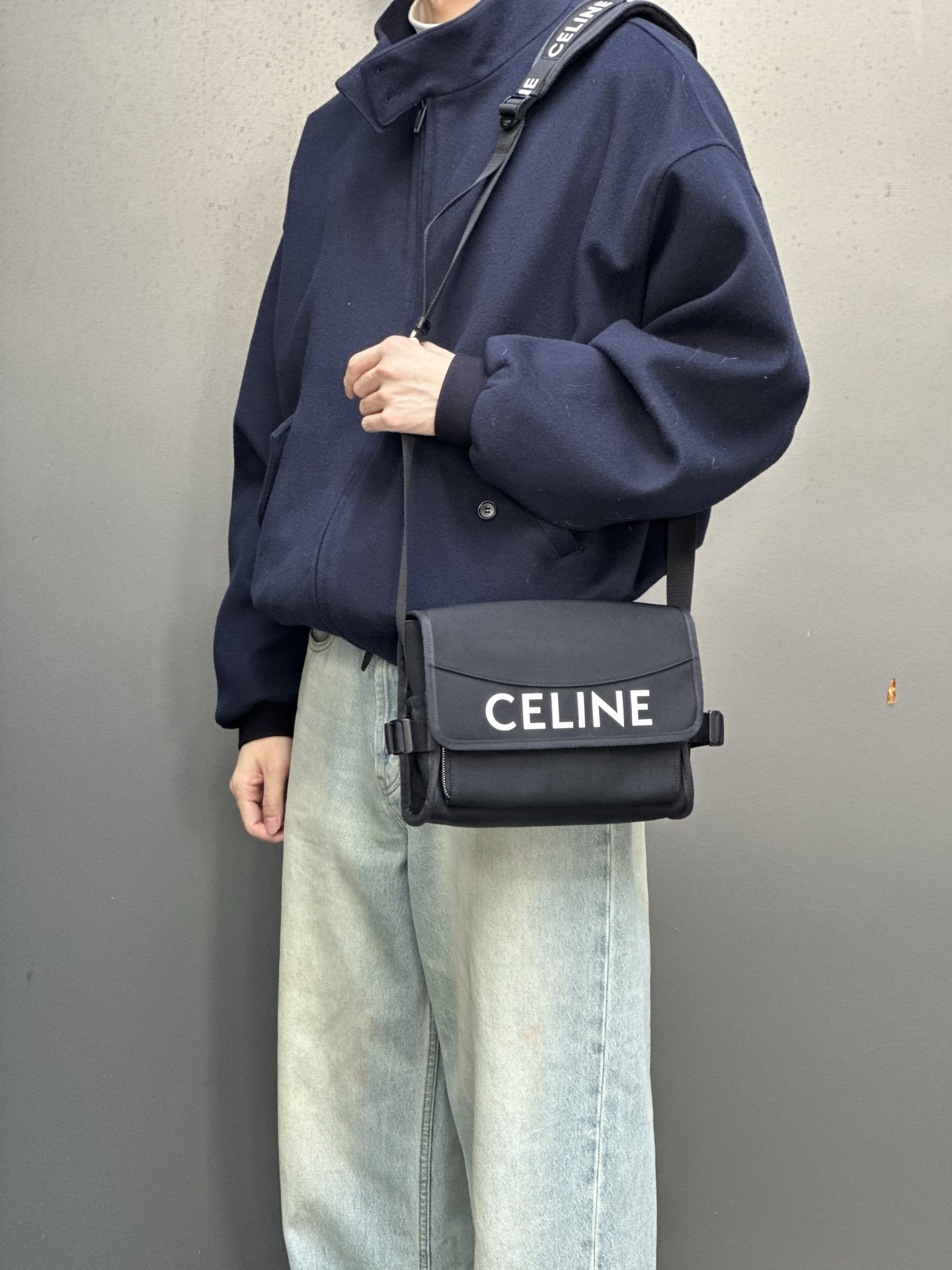 99新 Celine/思琳 嘉壹（6928)CELINE赛琳 织物锦纶邮差包单肩包 