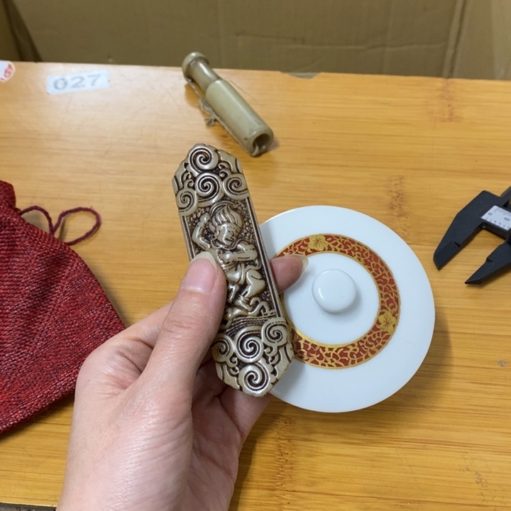 瓷片哈中古工艺品一件