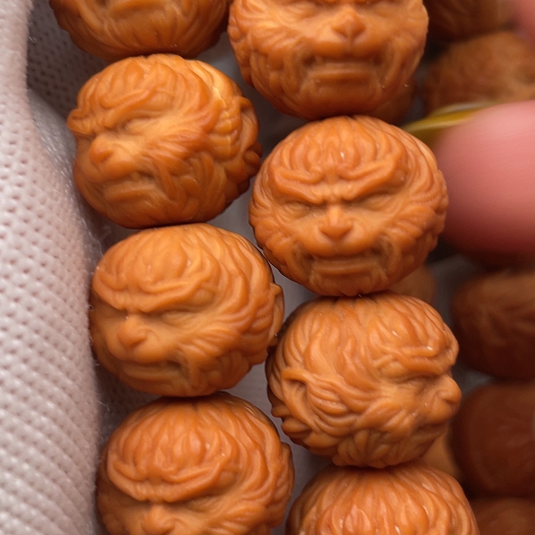 西***冷猴头核桃吊坠大圣