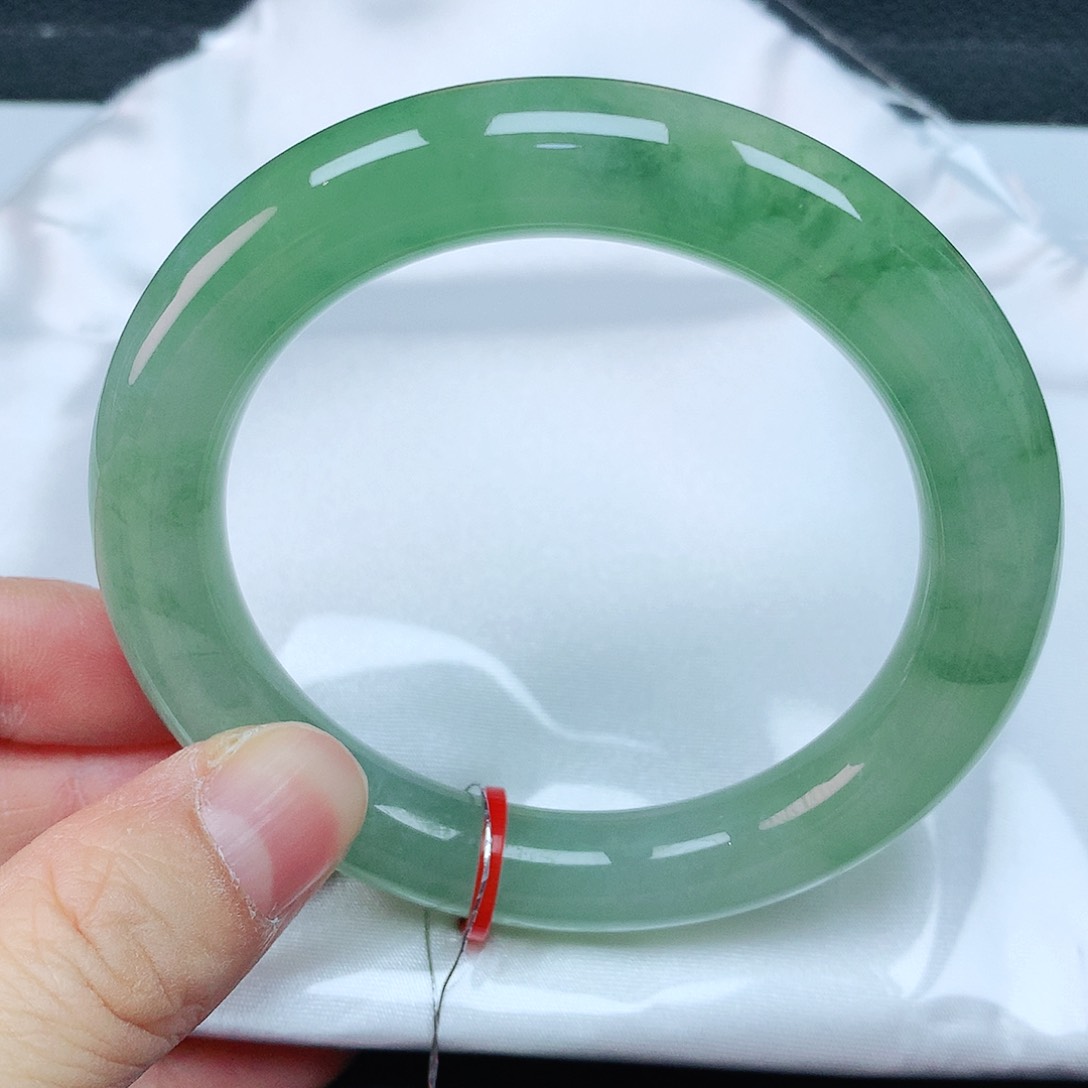 翡翠手镯未镶嵌54胖