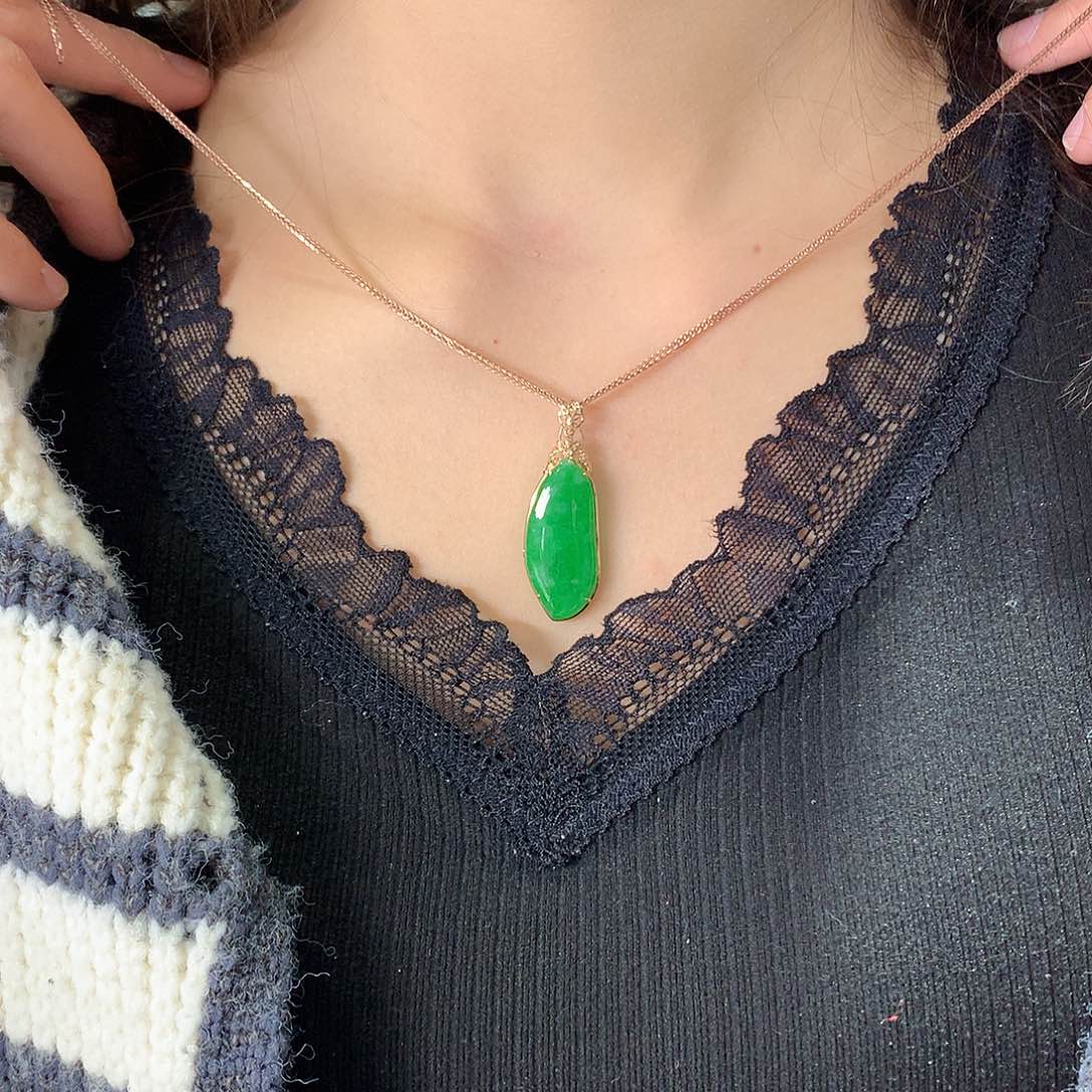 翡翠吊坠(赠链)18K金镶嵌