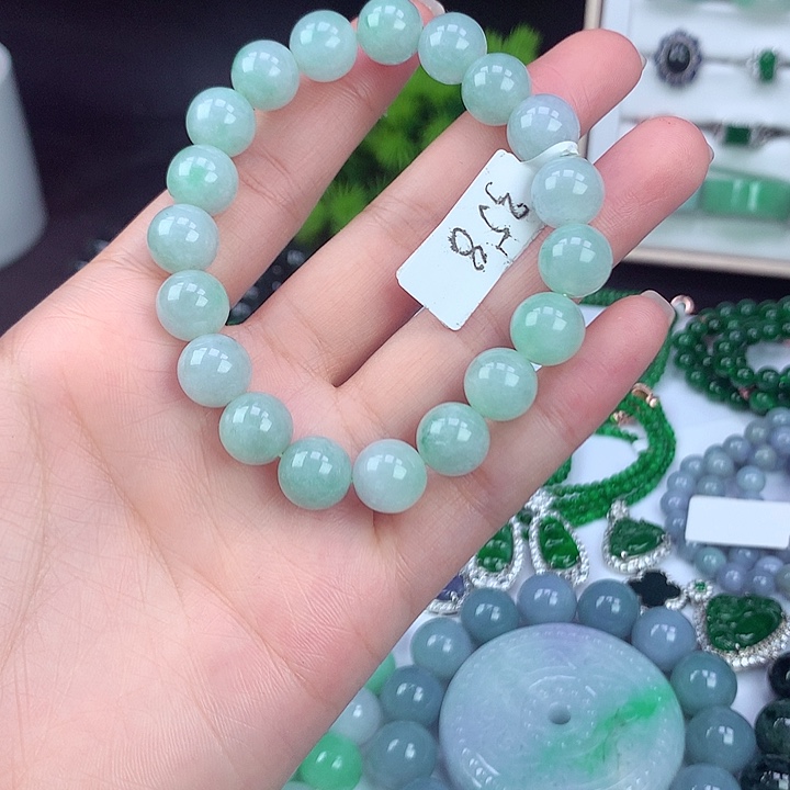 翡翠颈饰未镶嵌手串