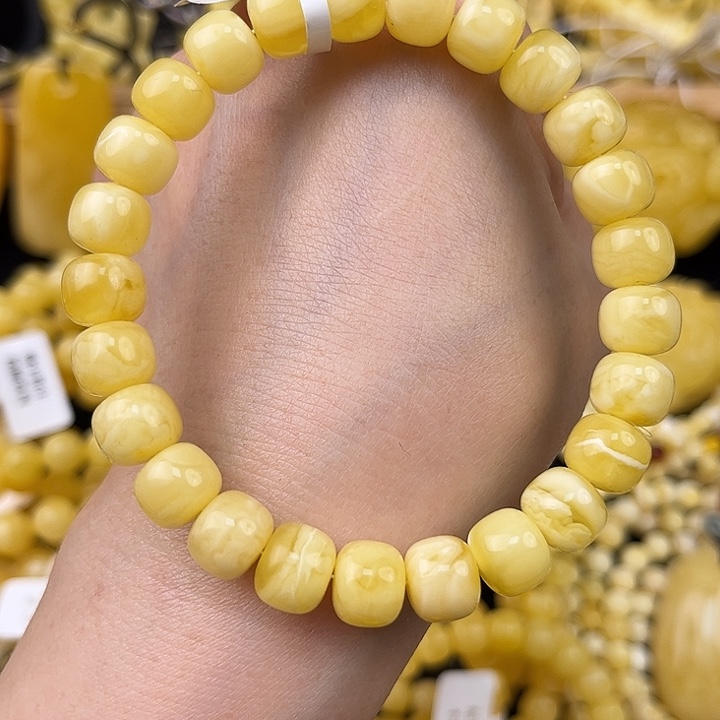 琥珀未镶嵌颈饰琥珀