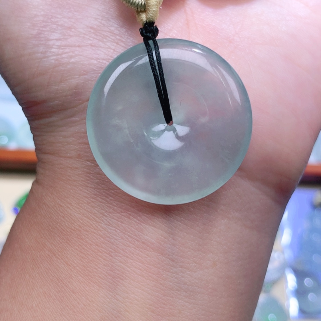 【闪购商品】翡翠颈饰未镶嵌平安扣