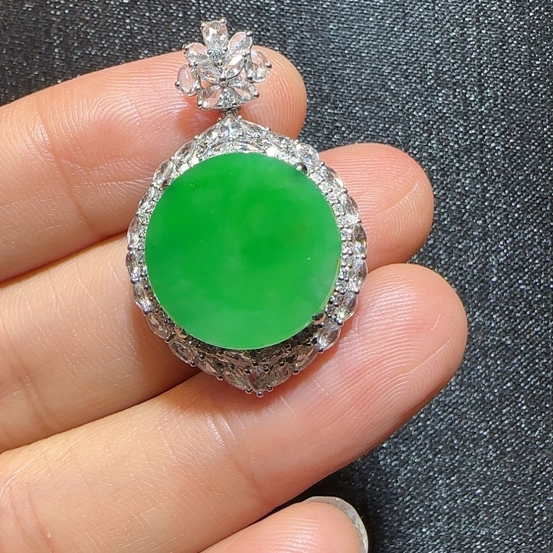 翡翠18K金镶嵌戒指圆牌