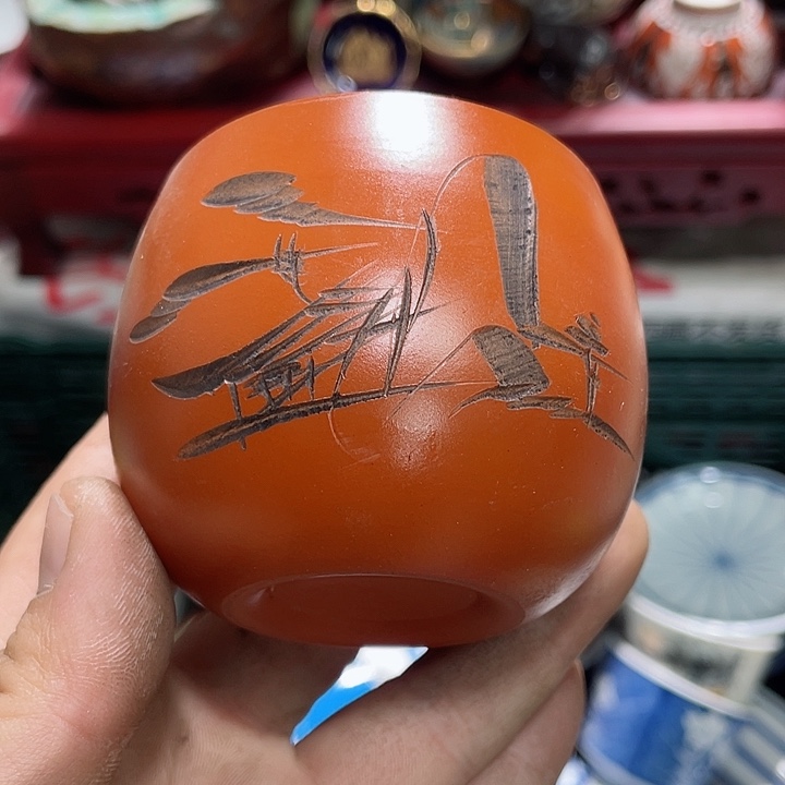 瓷片在你身边的人是你自己m