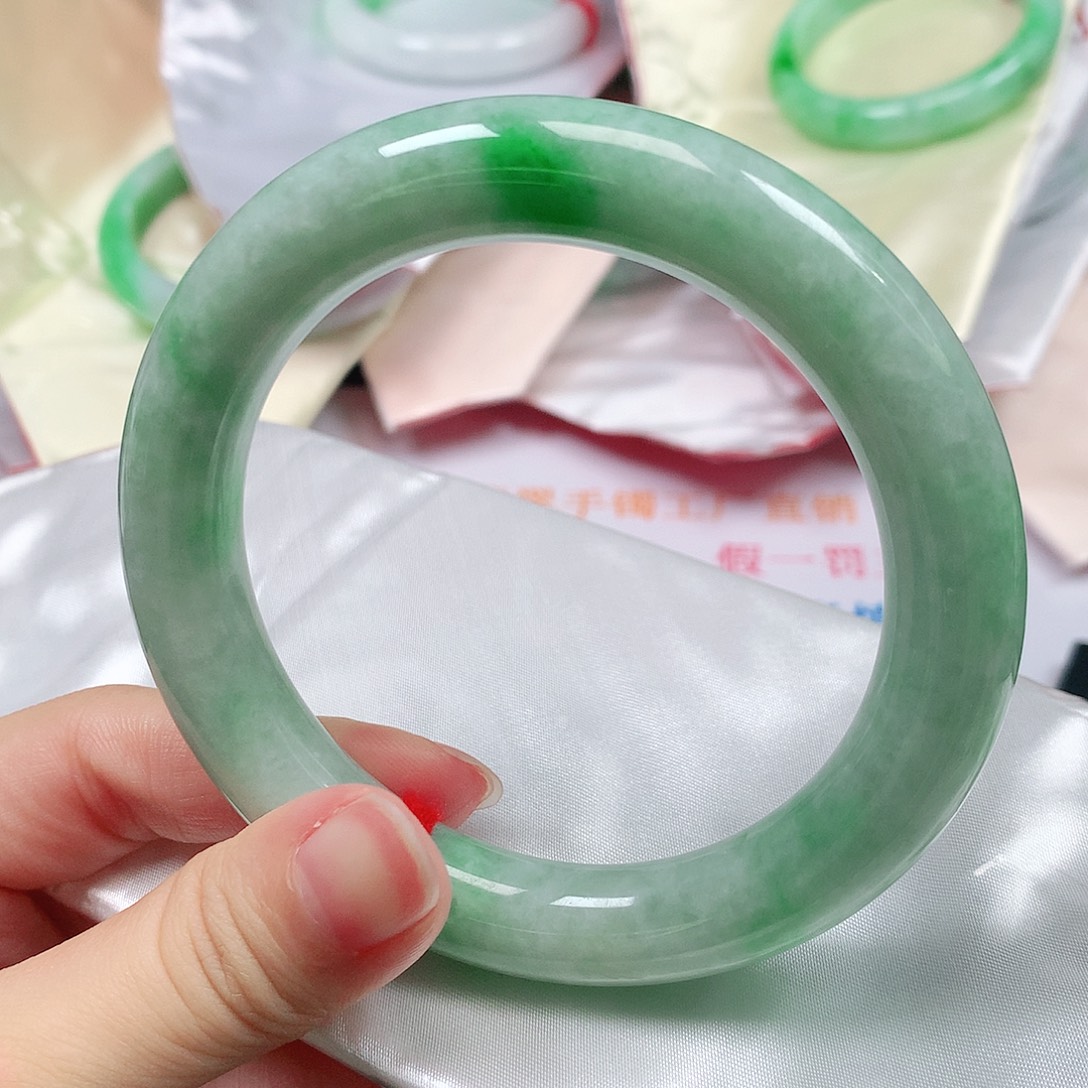 翡翠未镶嵌手镯1511 63圈