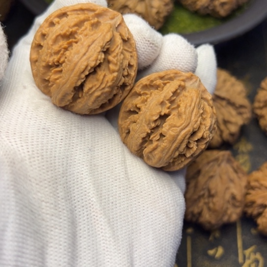 用***0文玩核桃把件秦岭核桃17