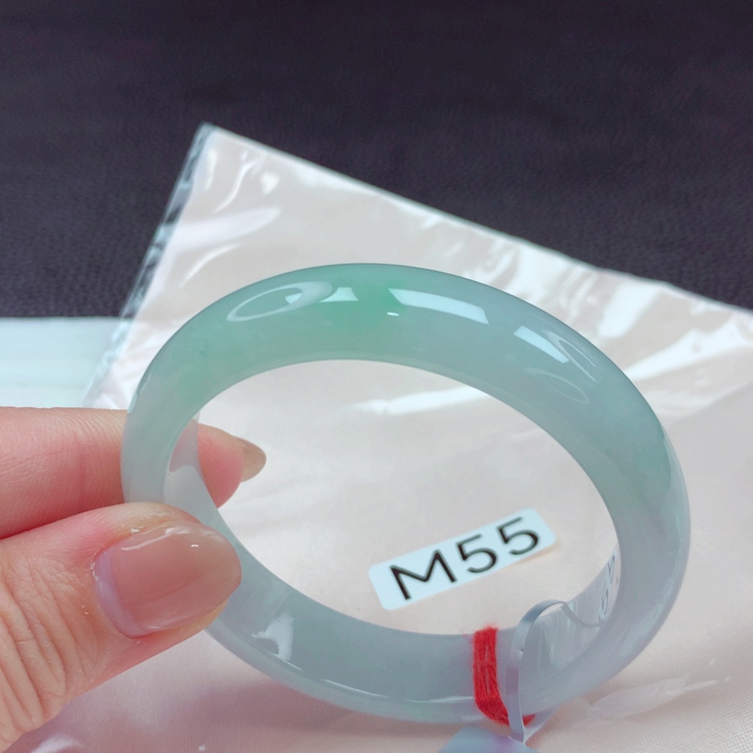 翡翠手镯未镶嵌手镯88