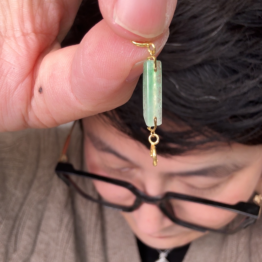 翡翠18K金镶嵌颈饰一件