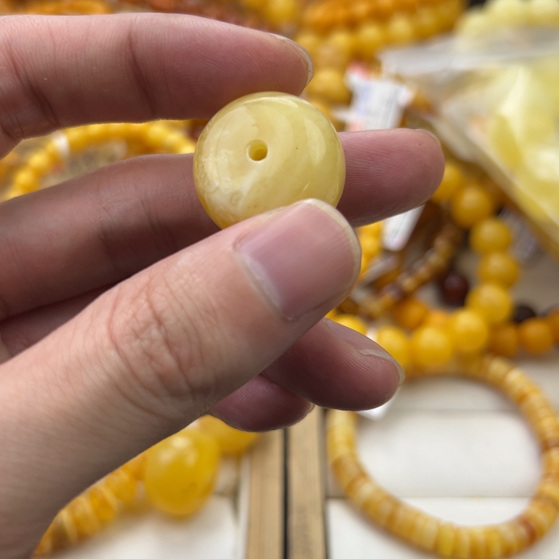 琥珀珠宝奇石未镶嵌