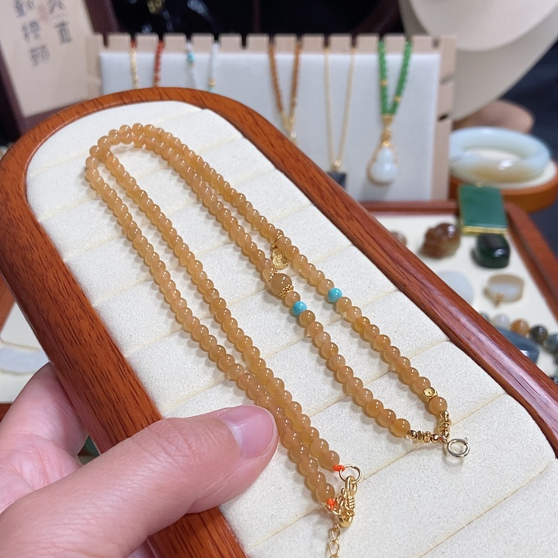 和田玉颈饰未镶嵌