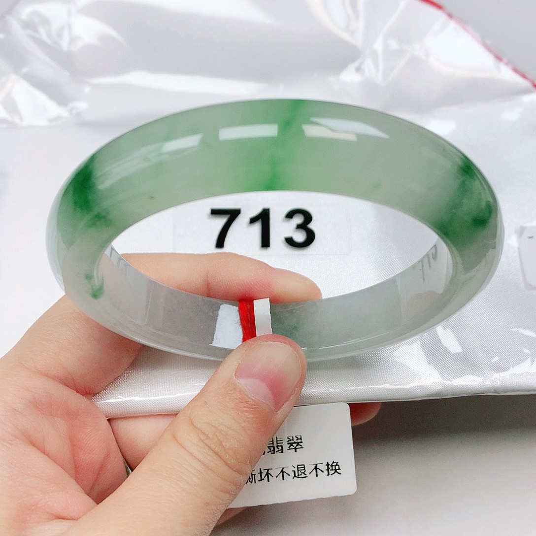 翡翠手镯未镶嵌抖音713
