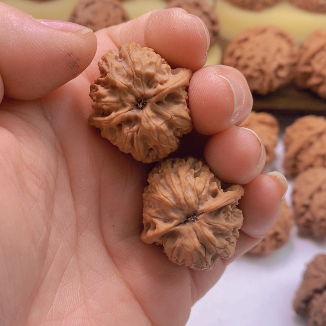 文玩核桃把件不***东