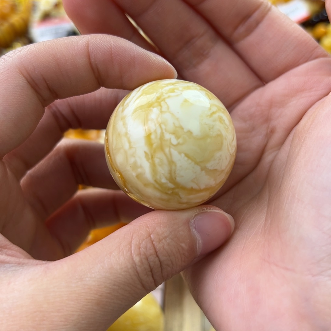 琥珀珠宝奇石未镶嵌