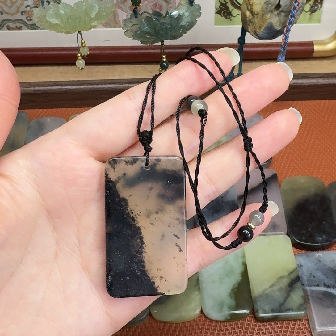 蛇纹石玉未镶嵌吊坠(赠链)