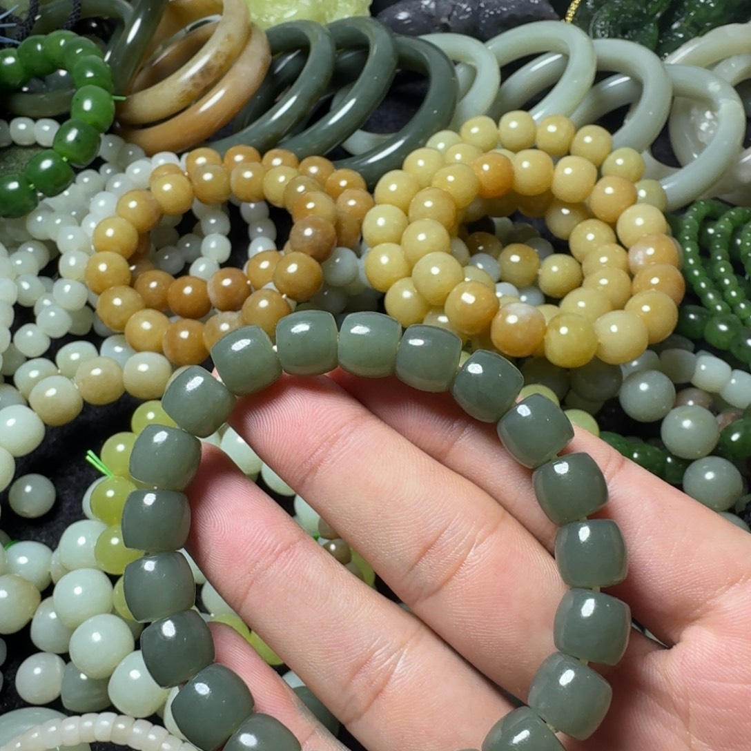 和田玉未镶嵌手串