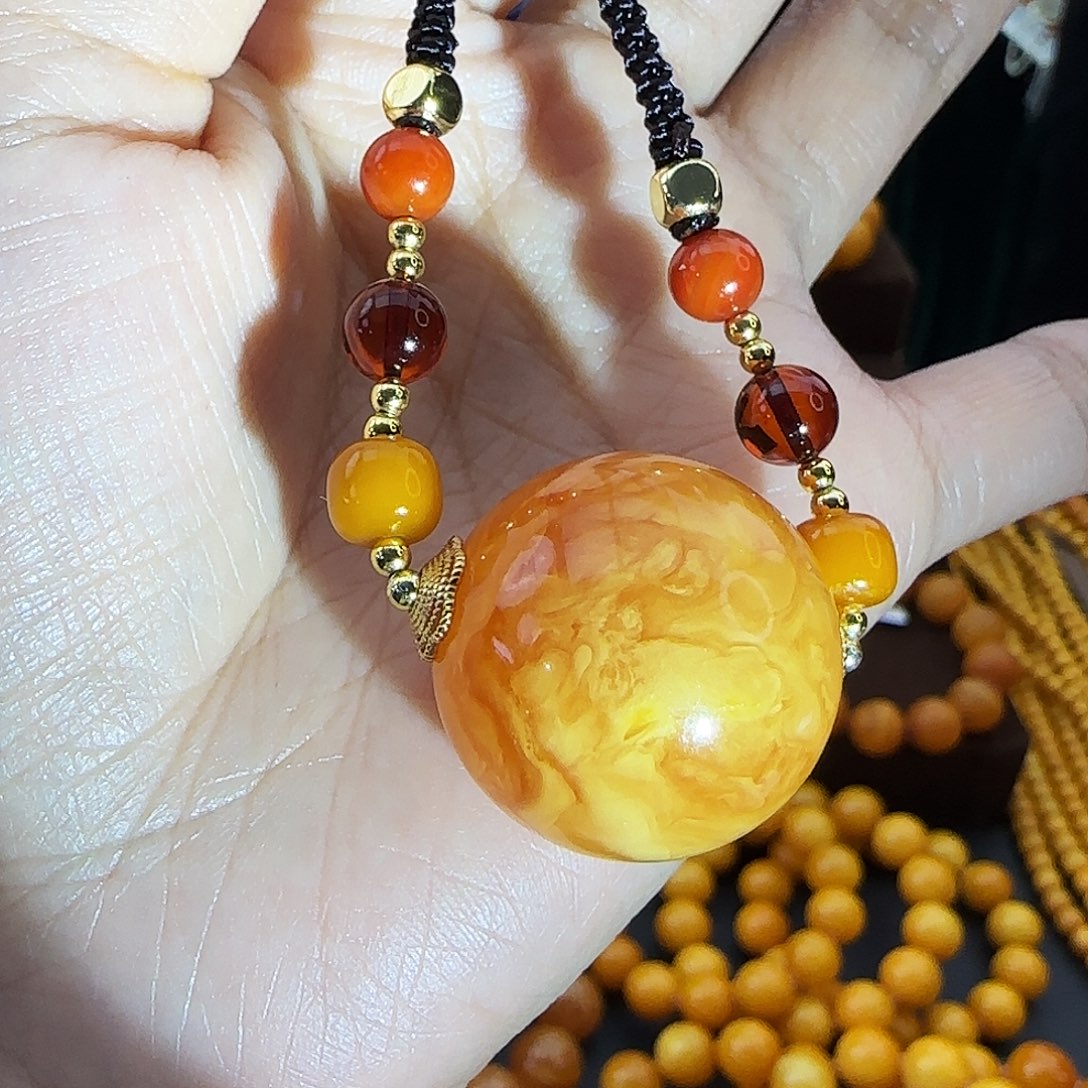 琥珀未镶嵌颈饰吊坠