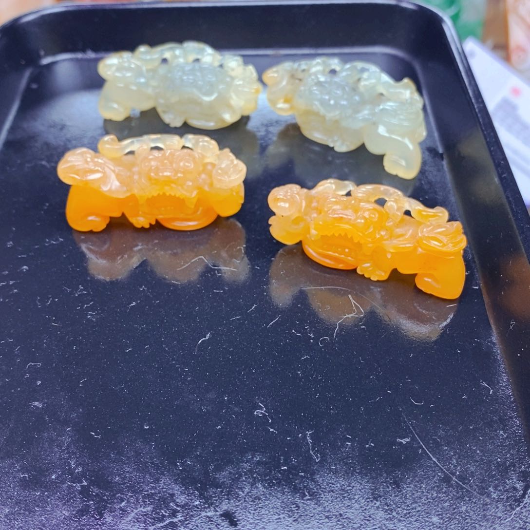 石英质玉（黄龙玉）足铂镶嵌颈饰
