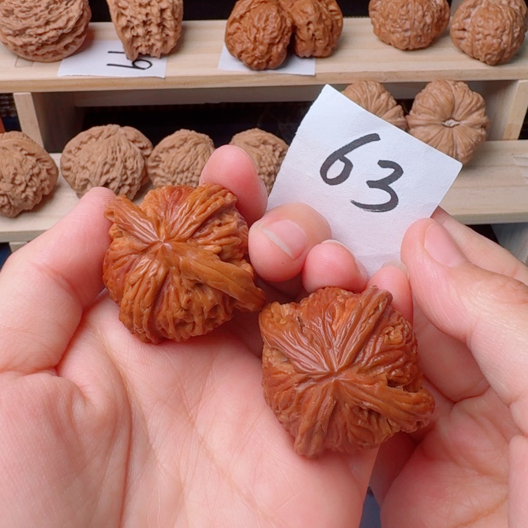 文玩核桃把件白狮子四棱工艺品41尺