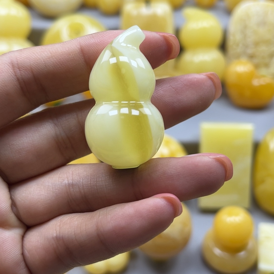 蜜蜡珠宝奇石未镶嵌