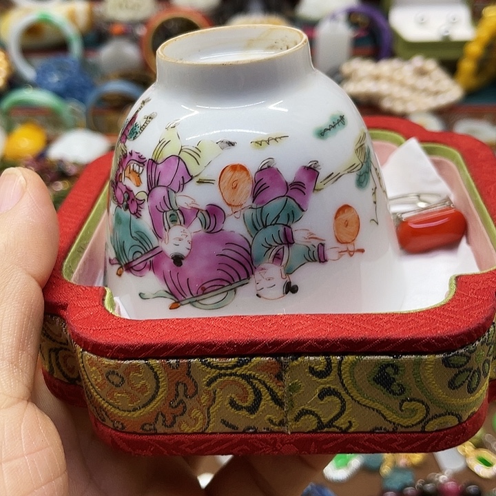 *****青花彩绘小主人杯子