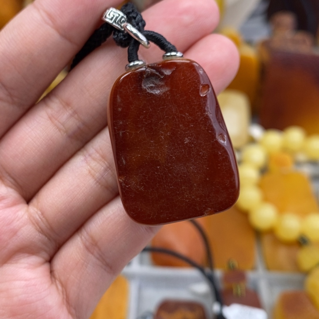 琥珀吊坠(赠链)未镶嵌