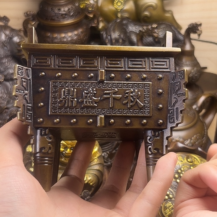 精美铜器，点击下单