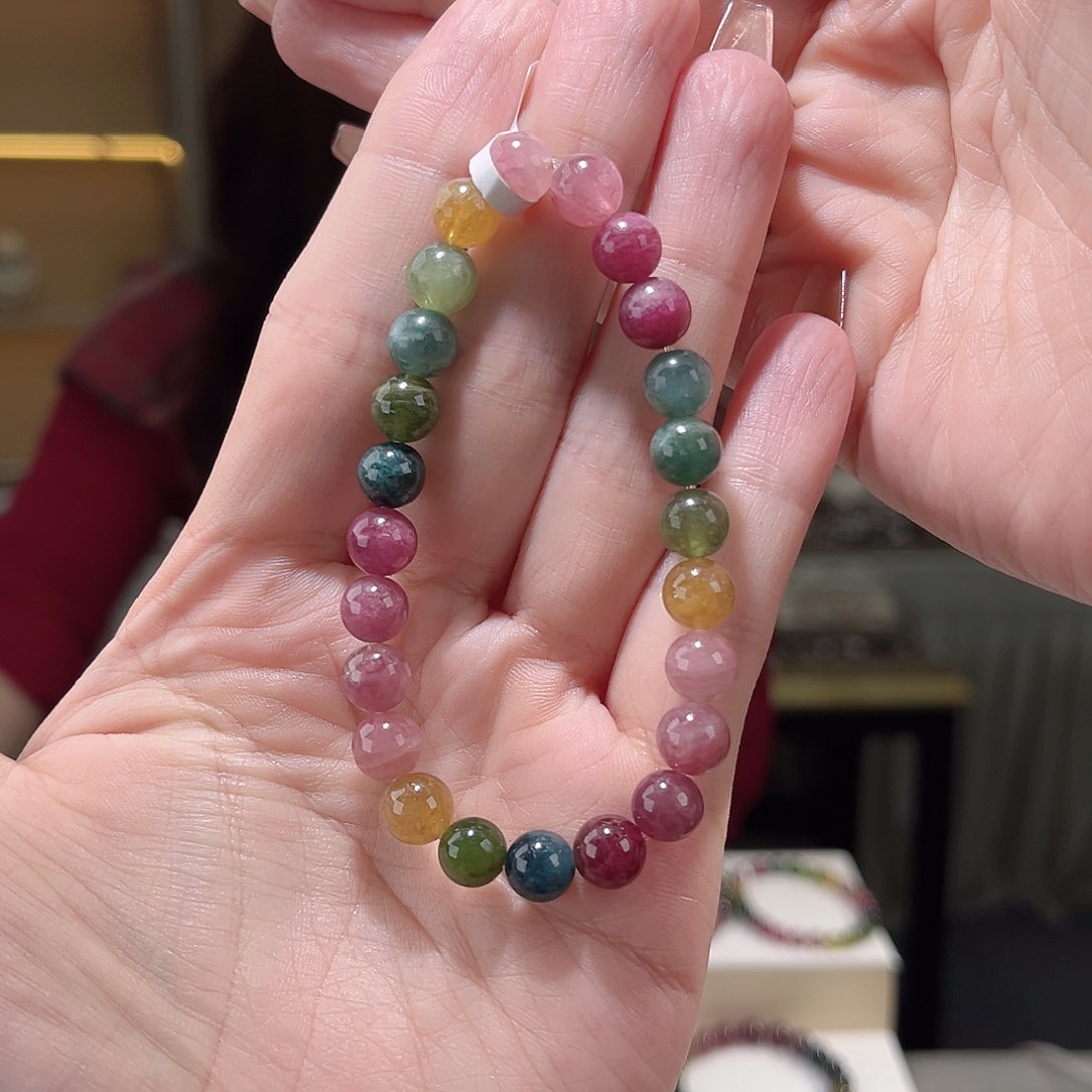 碧玺多样性发一件未镶嵌