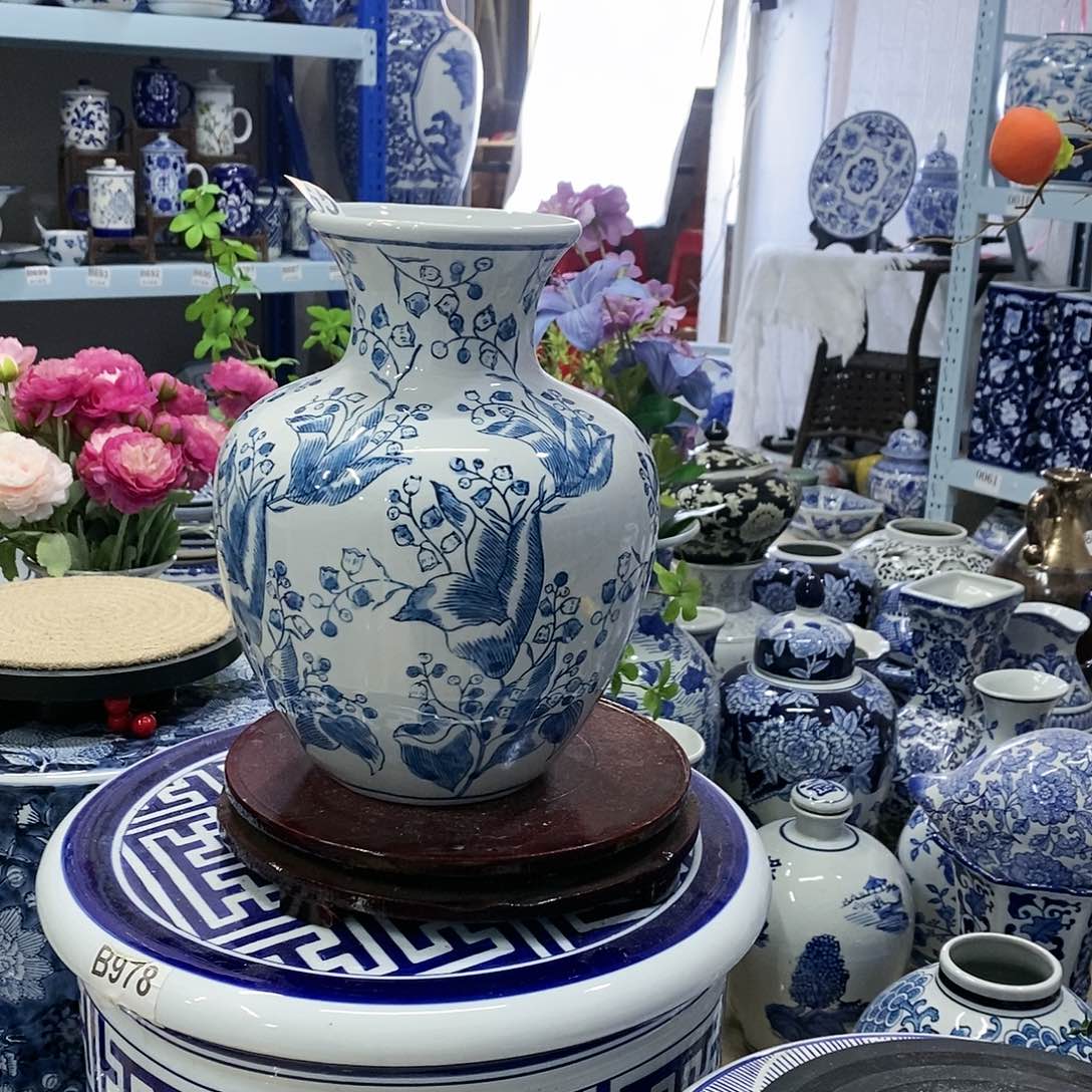 【闪购商品】摆件铃兰花大肚瓶瓷器摆件……………………