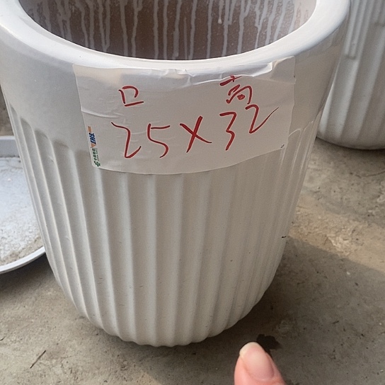 陶瓷花盆白白中号