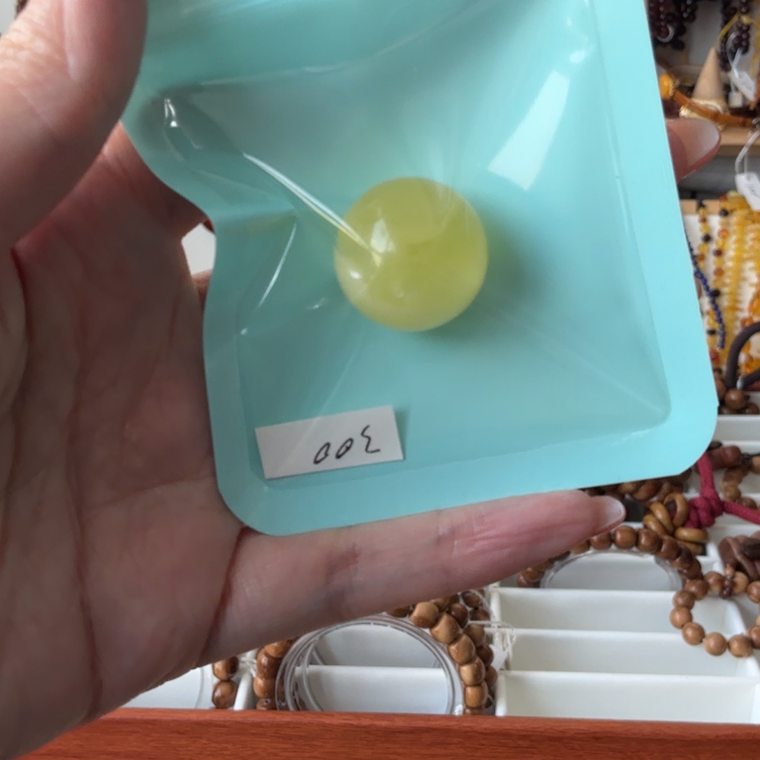 爱***娜琥珀未镶嵌颈饰单珠子