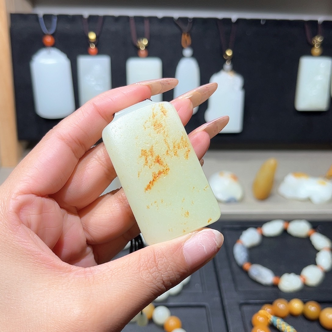 和田玉颈饰未镶嵌怪*叔