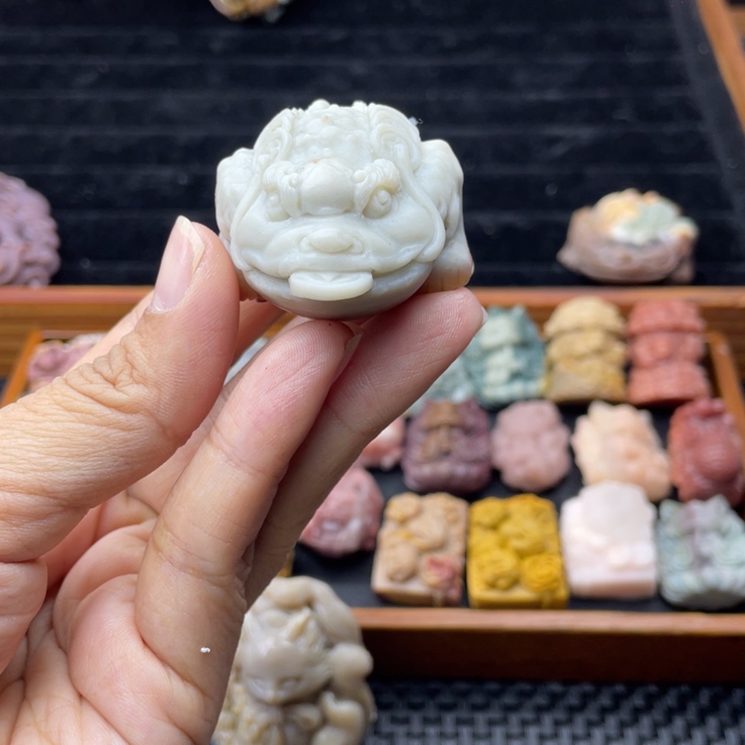 石英质玉合金吊坠(不含链)