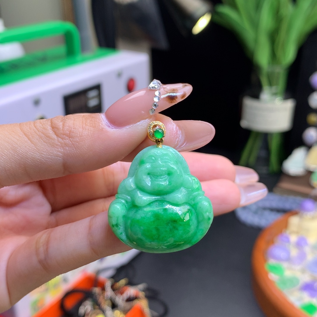 翡翠18K金镶嵌颈饰