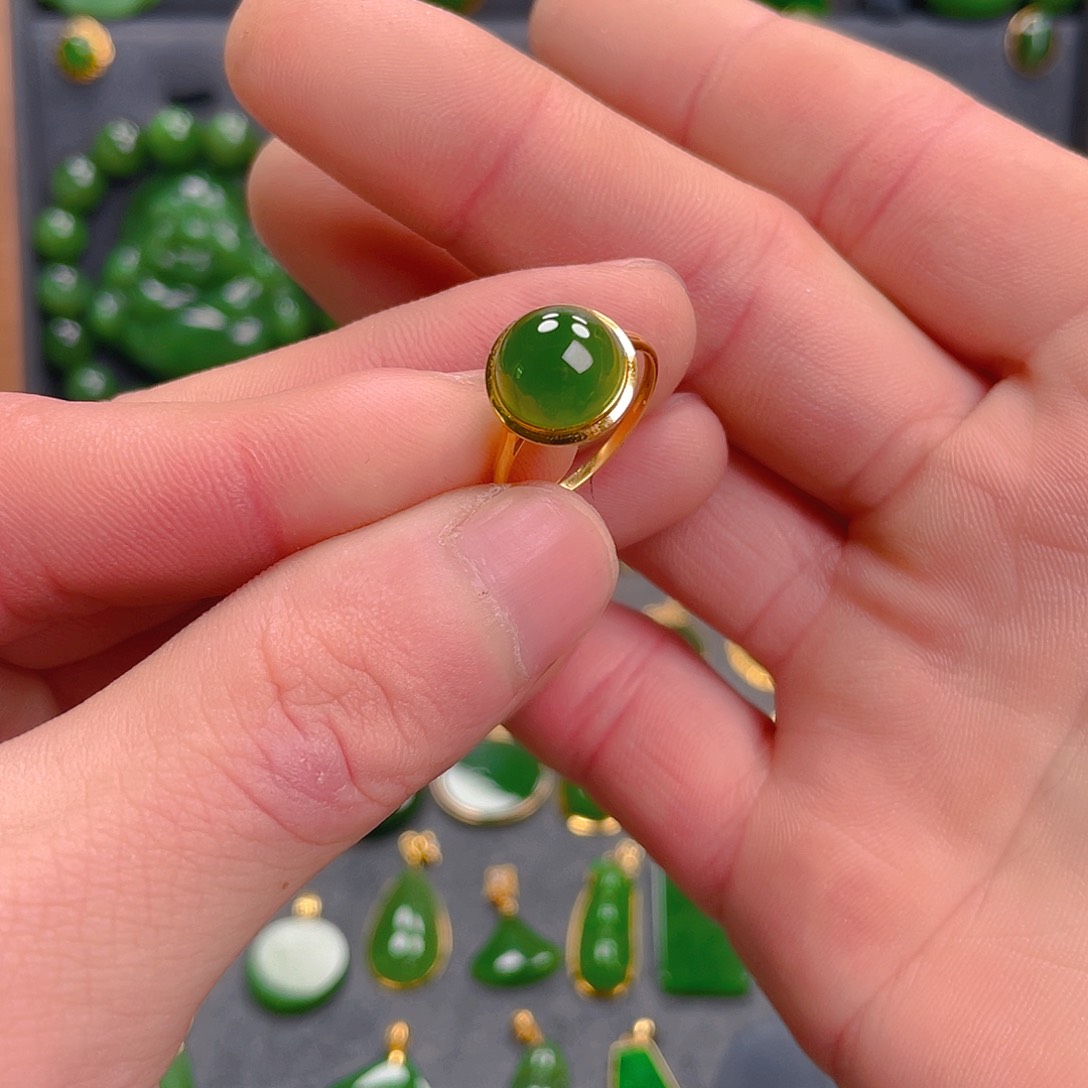 和田玉（碧玉）戒指18K金镶嵌1500