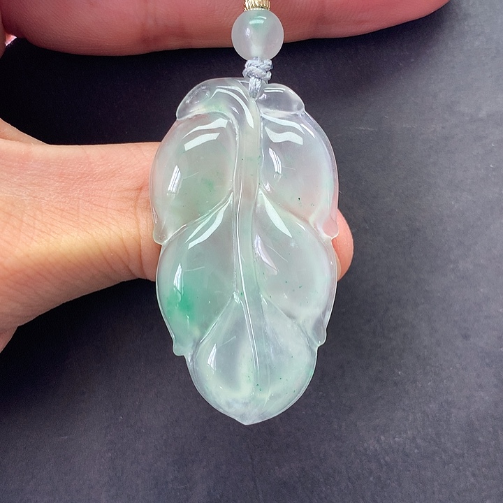 石英质玉未镶嵌颈饰
