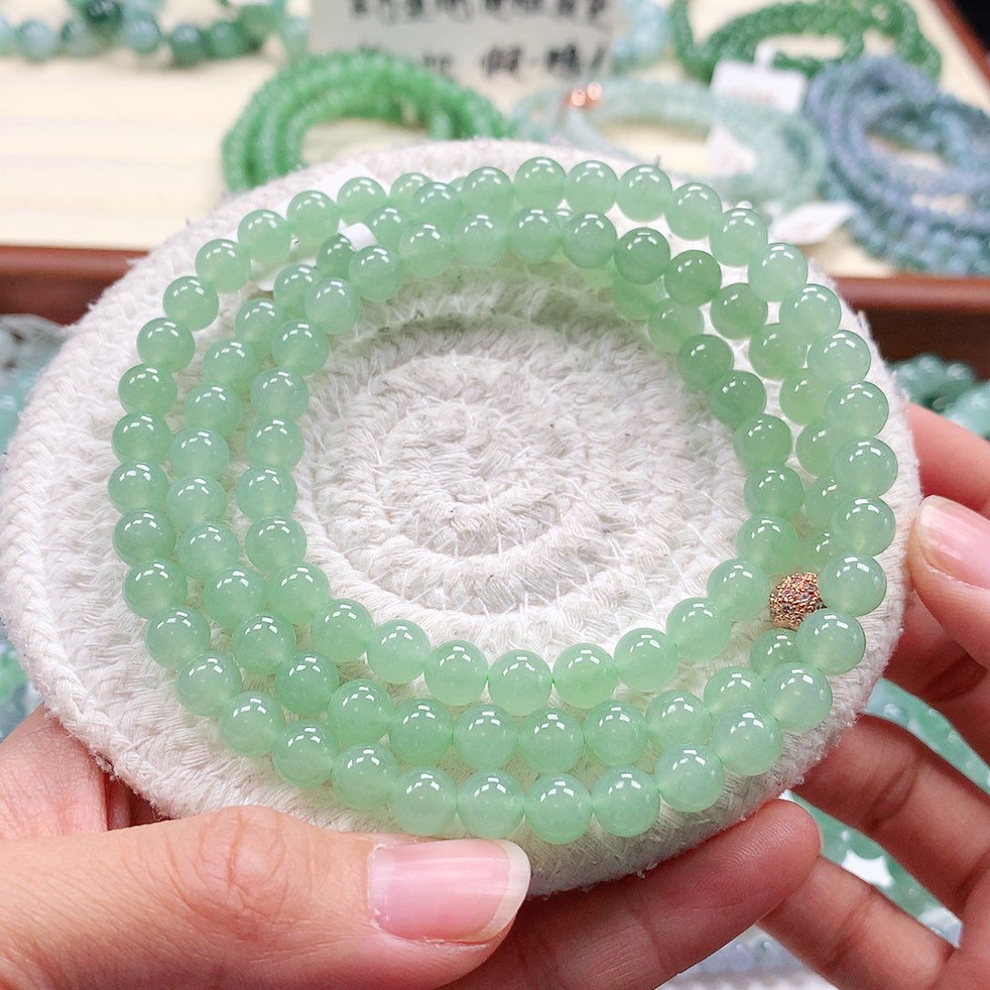 翡翠手链未镶嵌N***a卡7.3 。1693