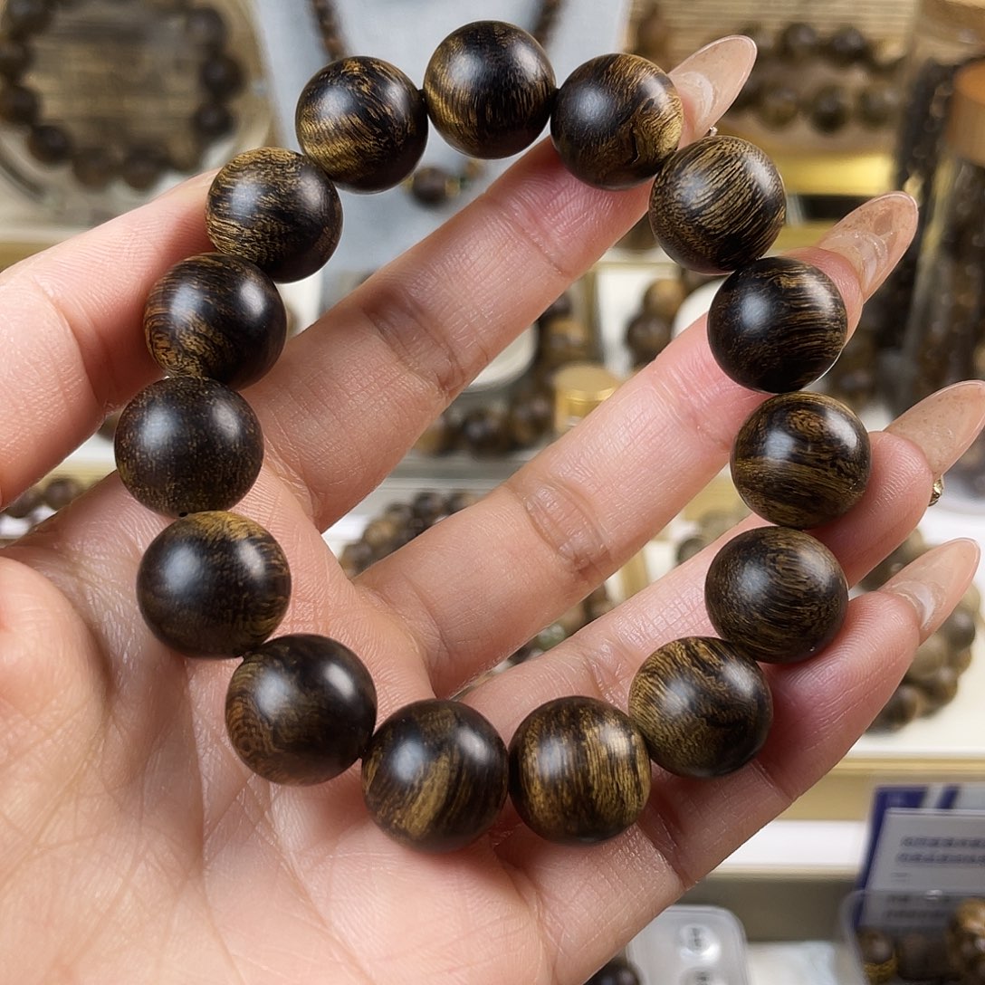 丹***铺沉香手串越南芽庄老白棋窖藏古董玉化瘤疤虎斑1.4