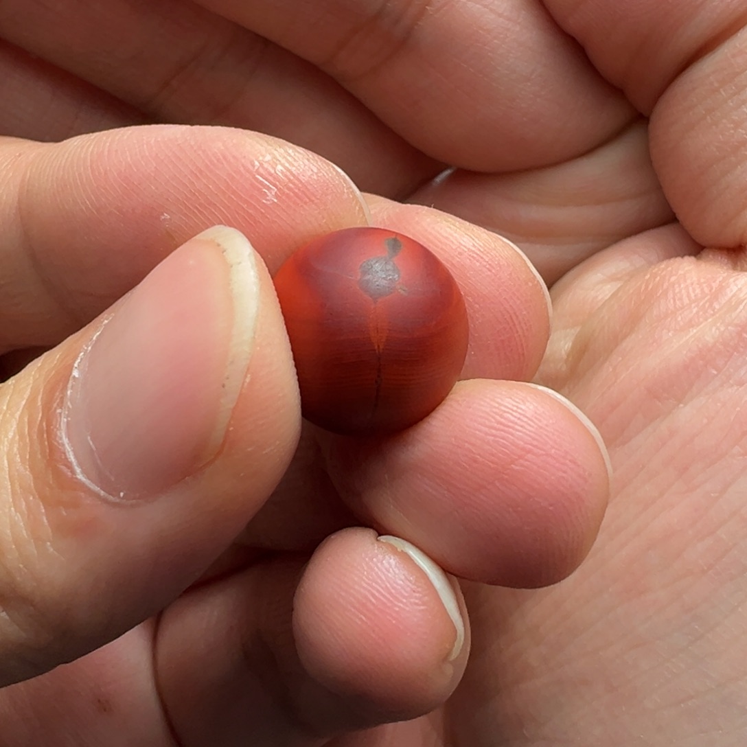 南红玛瑙颈饰未镶嵌13.6mm包浆圆珠