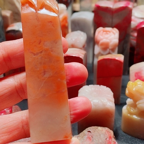 昌化石老性精品红花冻石